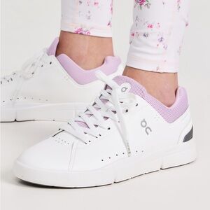On Cloud Women’s The Roger Advantage Sneakers